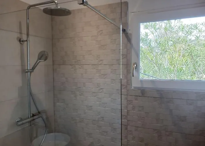 Santa Giulia Superbe 8 Personnes 150m Semesterbostad