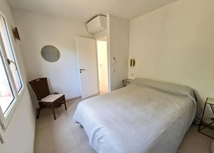 Santa Giulia Superbe 8 Personnes 150m Semesterbostad *